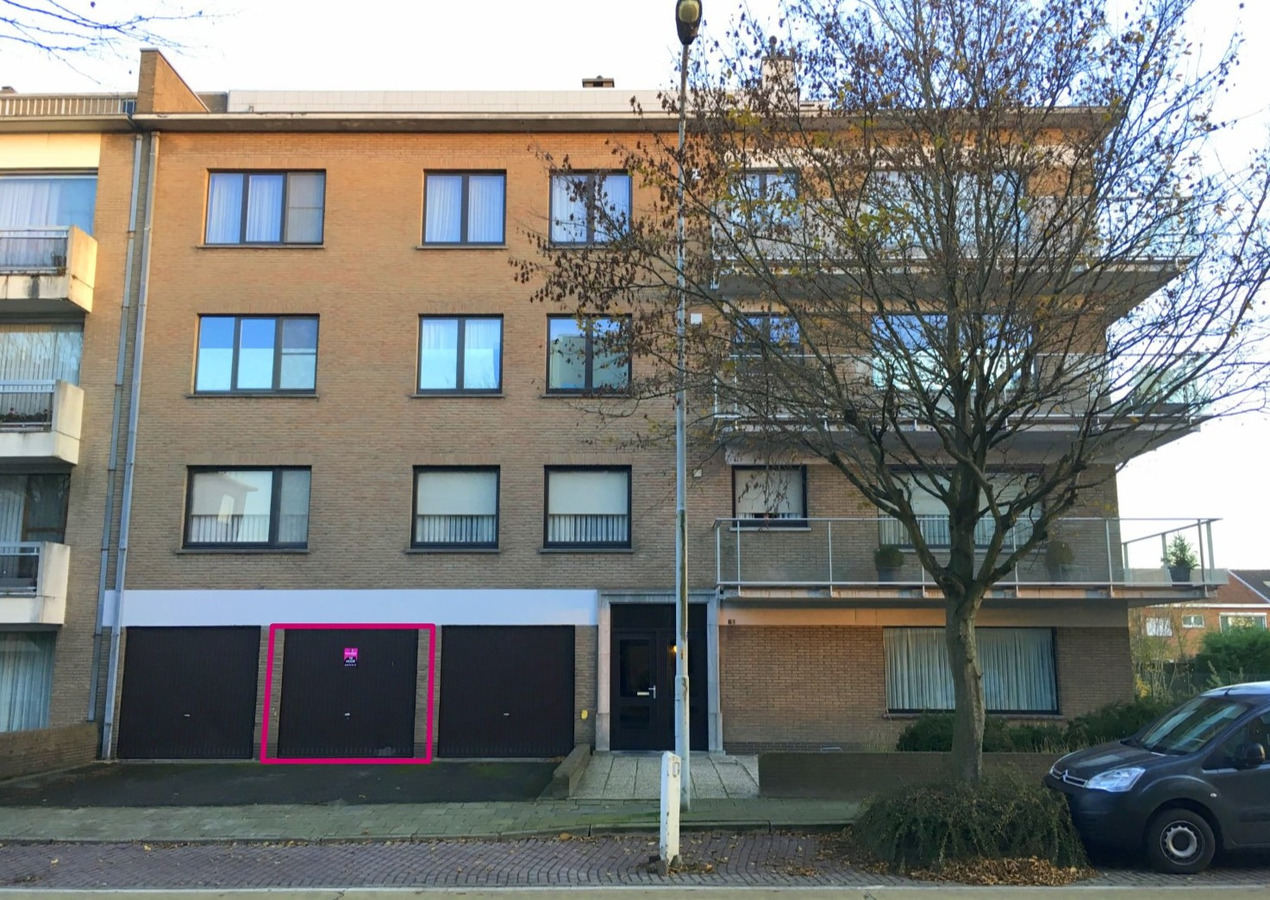 Garagebox te Sint-Andries 