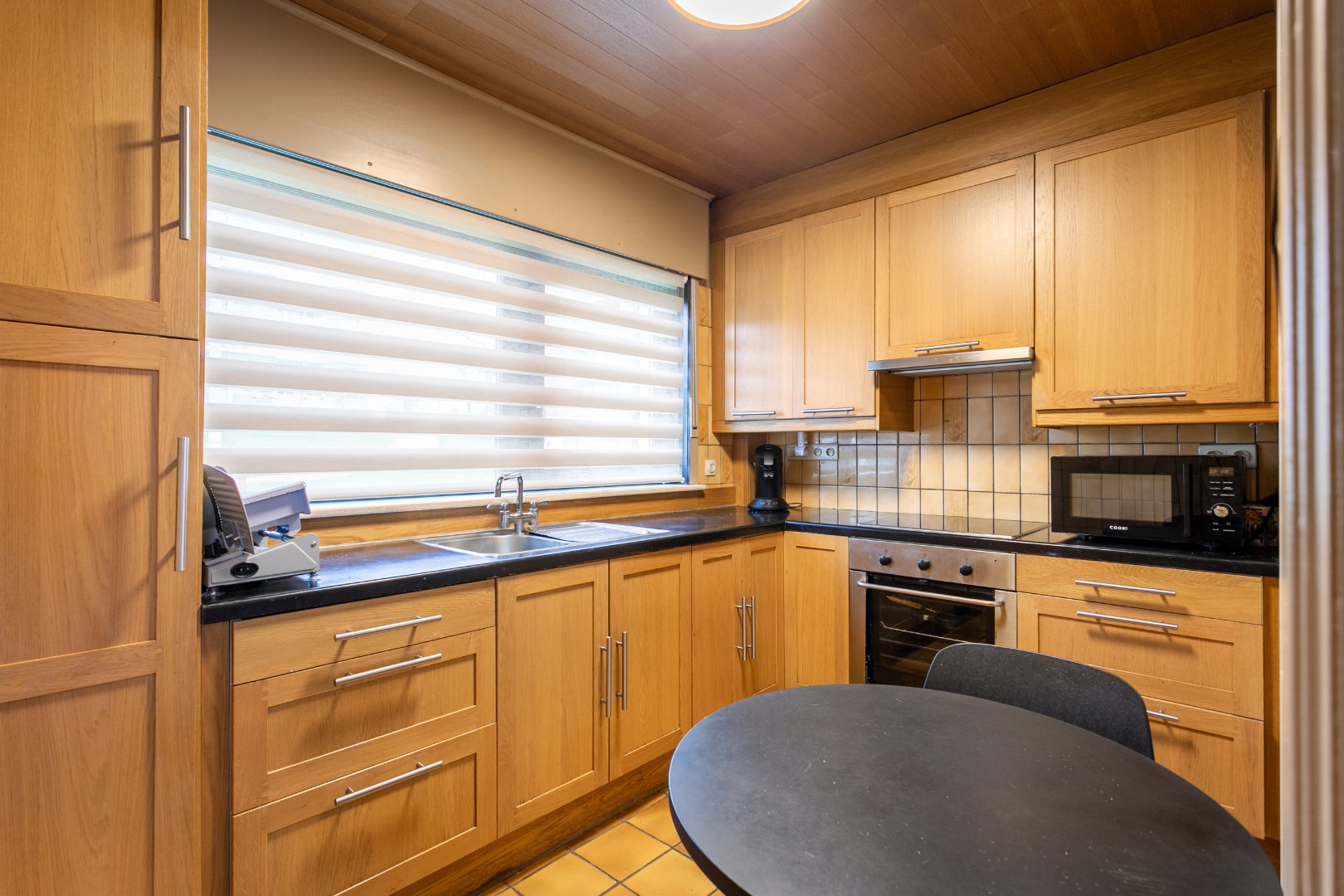 Solide 3-gevel woning met 3 slaapkamers, tuin en garage nabij centrum Halle 