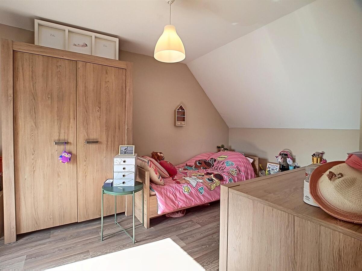 Zeer knappe gezinswoning met tuin, garage &amp; oprit - Lissewege 