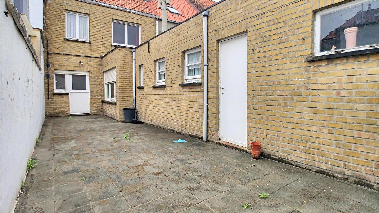 Goed gelegen, op te frissen gezinswoning - Heist 