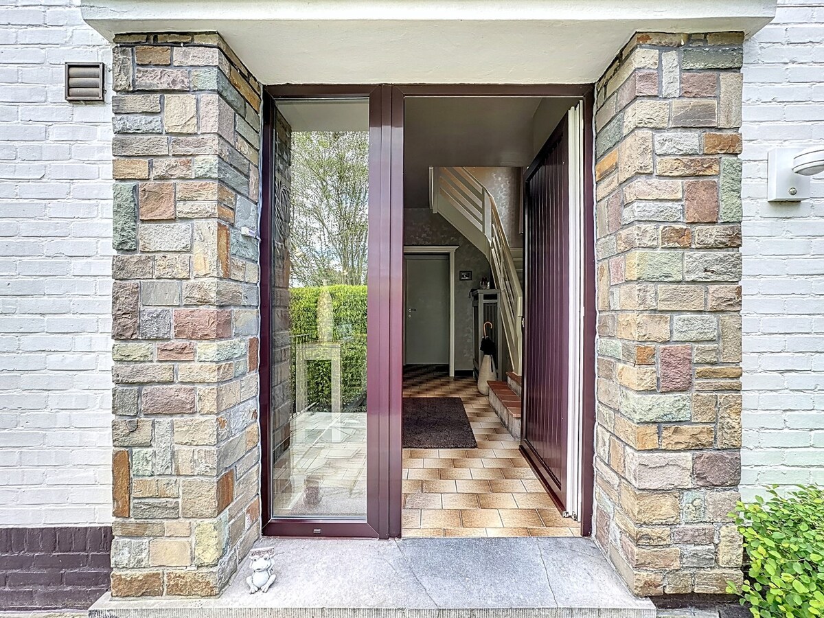 Residentieel gelegen hoekwoning nabij centrum Zottegem 