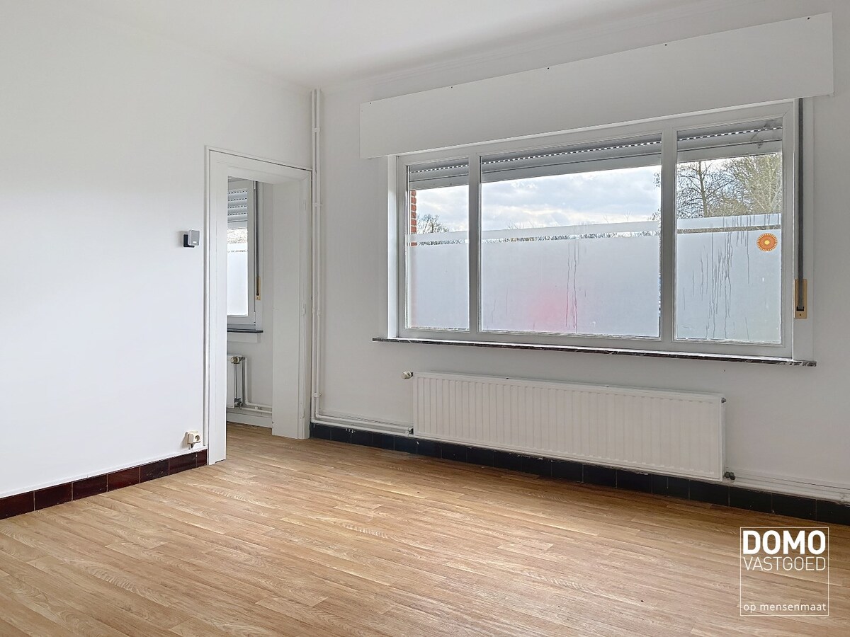 Half open bebouwing gelegen te Beringen - 3 slaapkamers -  203m² 