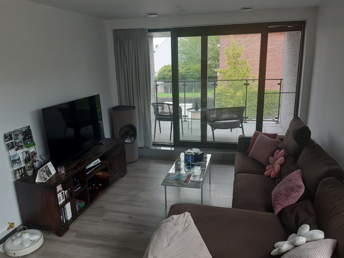 Praktisch 2 slpk-appartement met terras. 