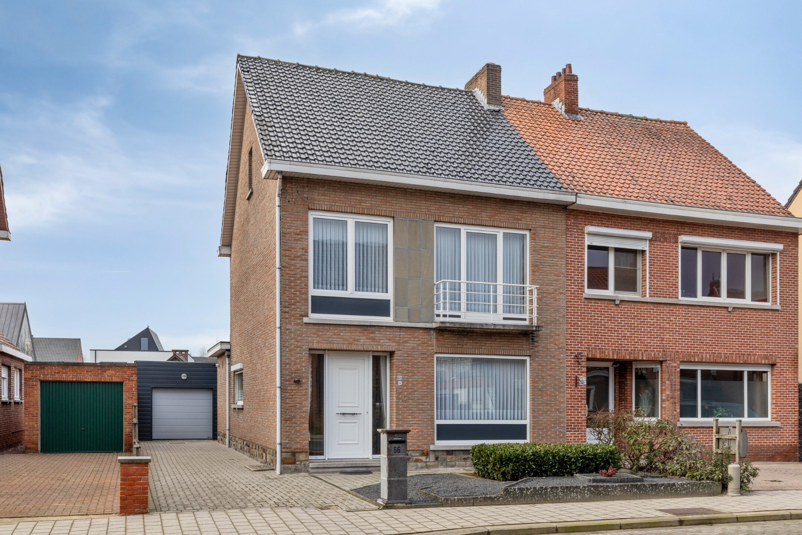 Instapklare woning met 3 slpk. in het centrum van Geel 