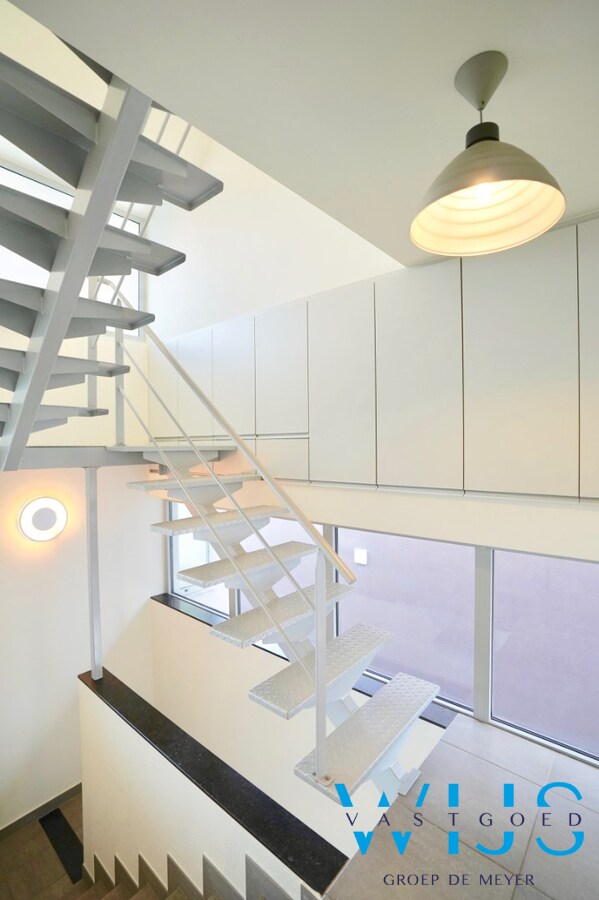 Uniek lichtrijk tweeslaapkamerappartement in hartje ERTVELDE! 