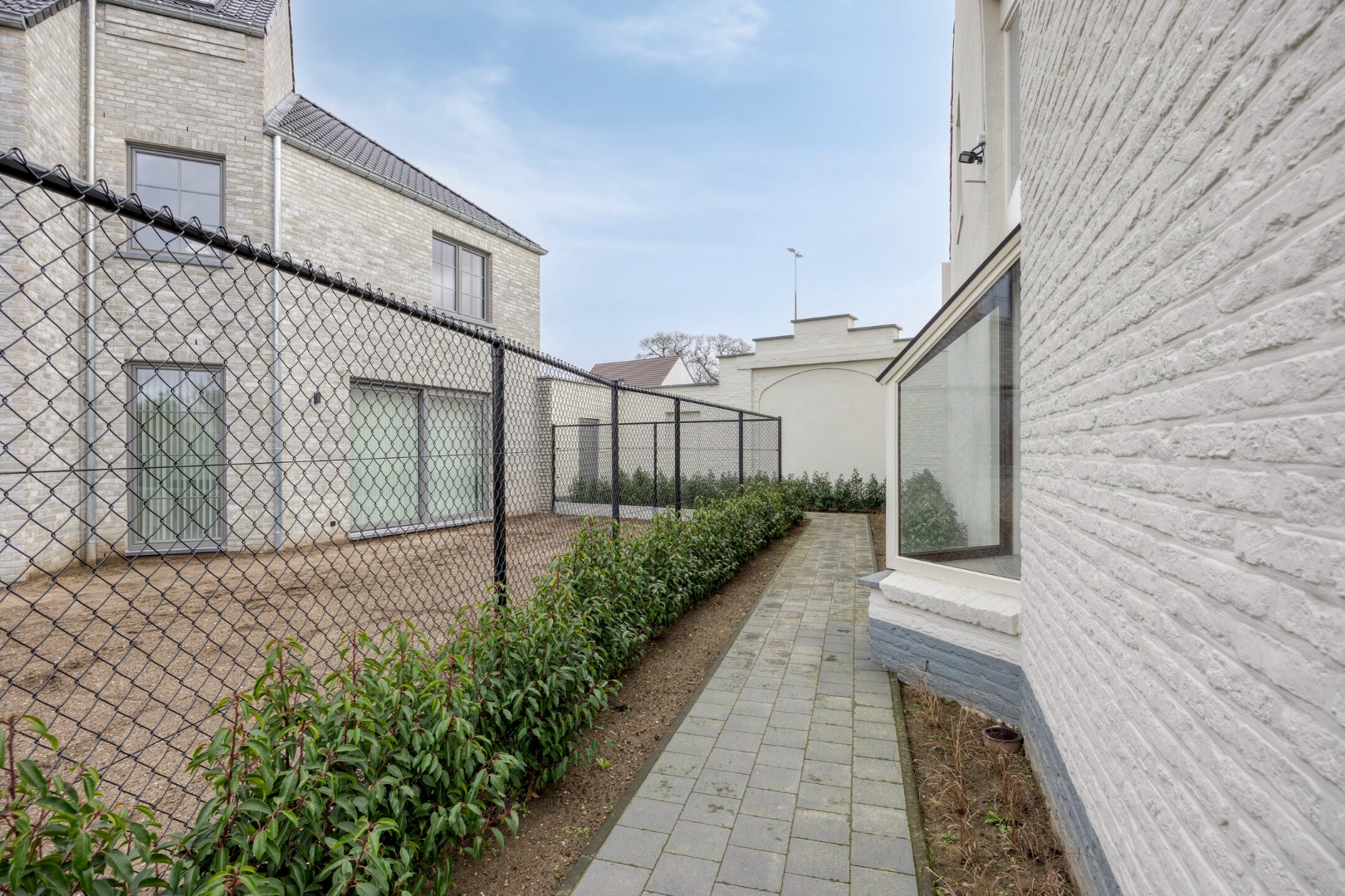 Instapklare gezinswoning met praktijkruimte 