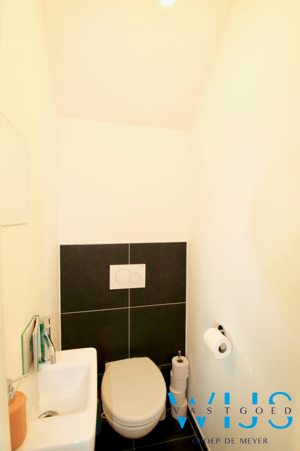 Recent instapklaar woonhuis in het centrum van Assenede ! 