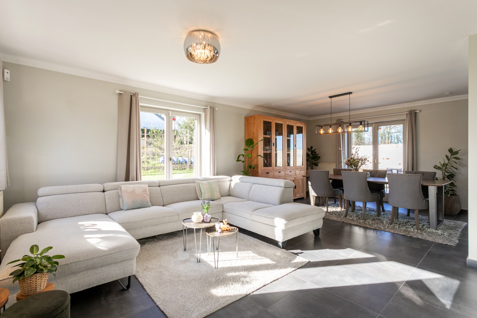 Vrijstaande woning met 4 slpks, zuidgerichte tuin en garage 