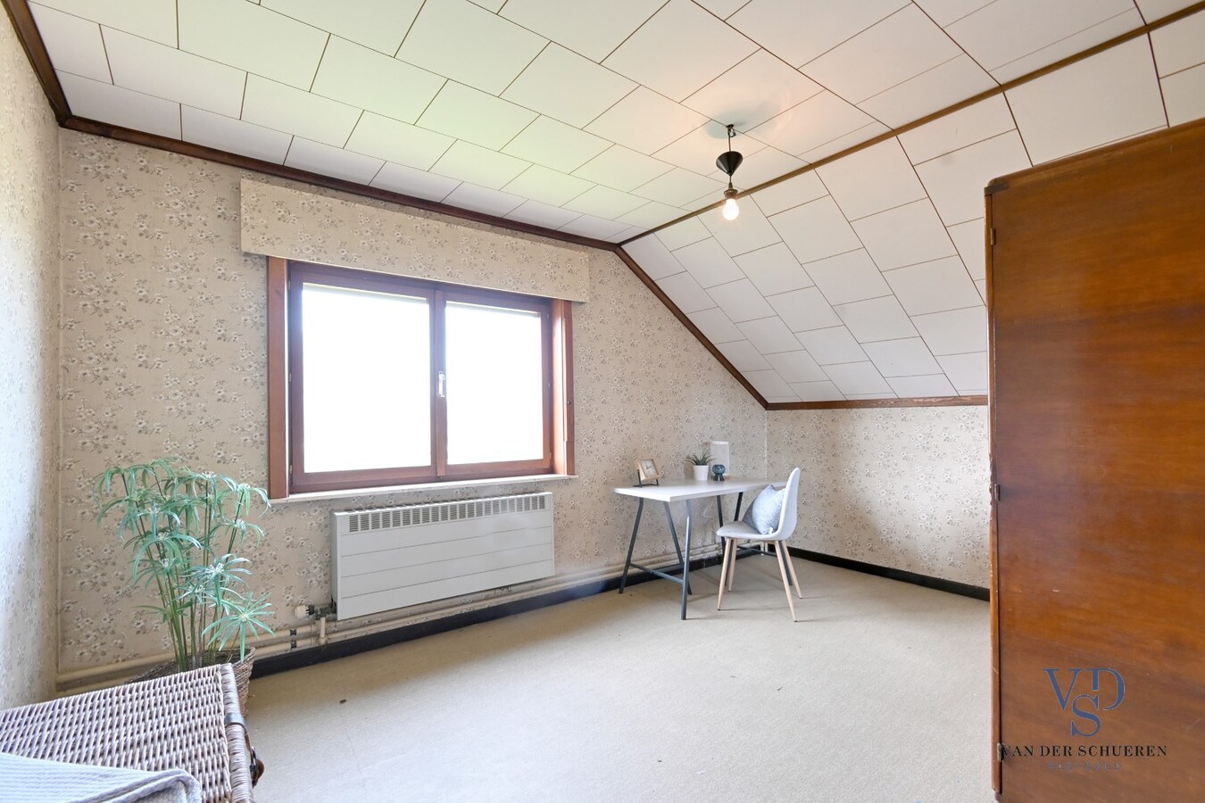 Te renoveren eigendom op gunstige ligging 