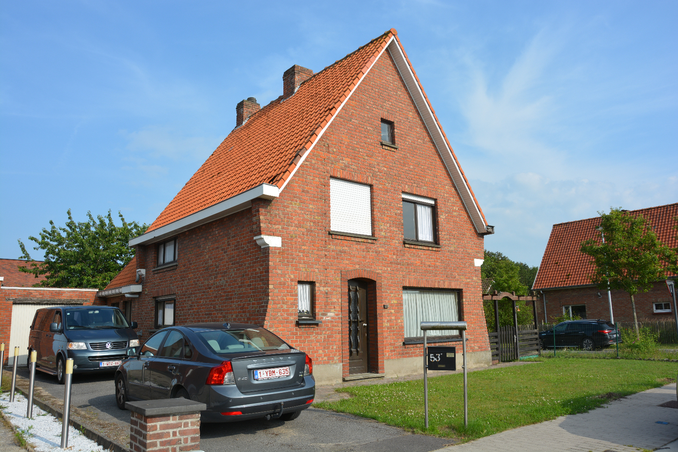 Alleenstaande woning met garage en mooie tuin 