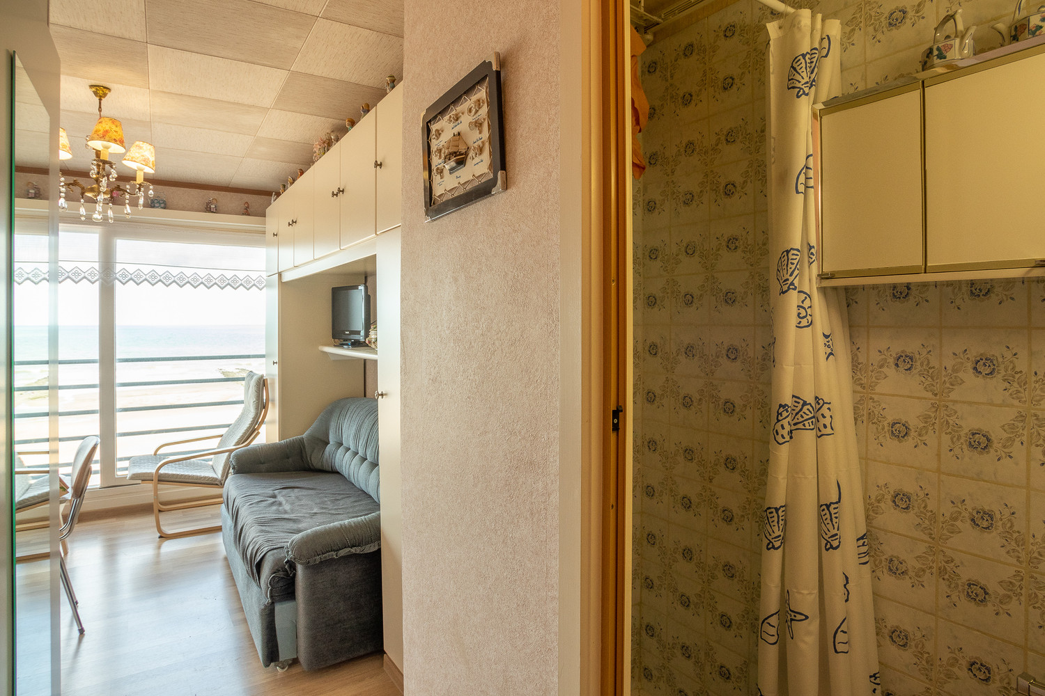 Rustig gelegen appartement, fenomenaal zeezicht, met 1 slaapkamer 