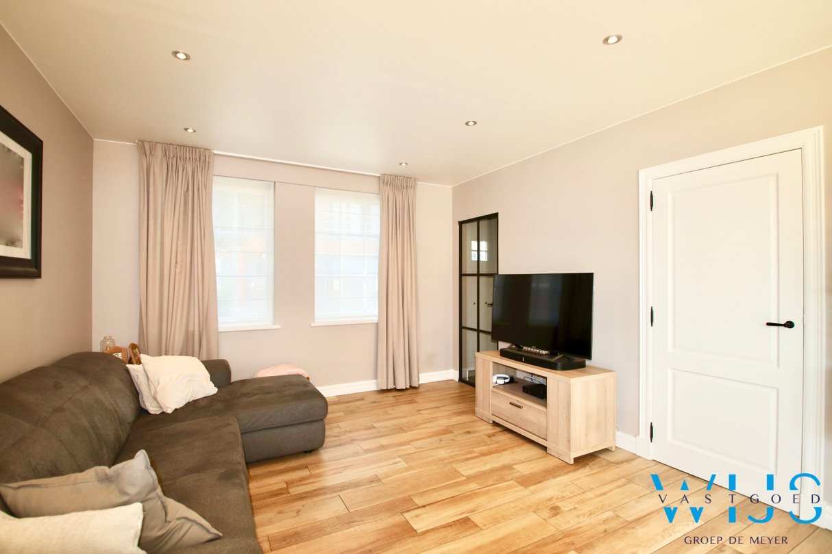 Prachtig afgewerkt landelijk woonhuis in hartje Ertvelde ! 