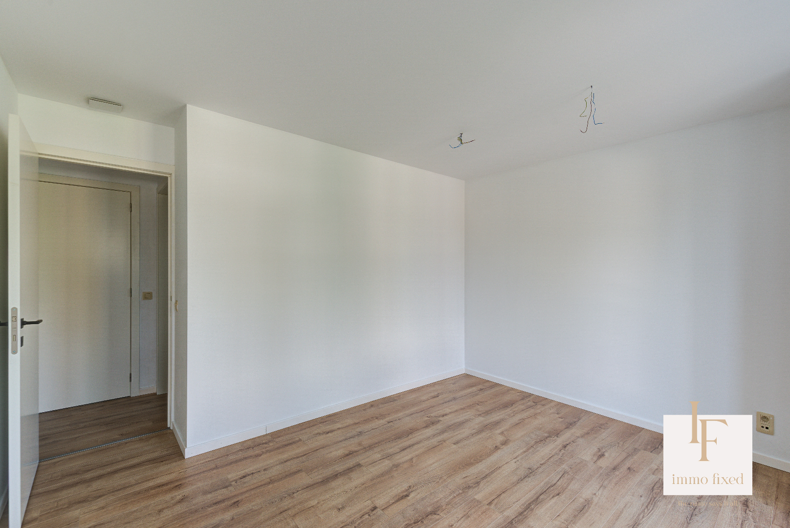 Duplex (gelijkvloers) van 134m2 met tuin en parking te ZOERSEL! 