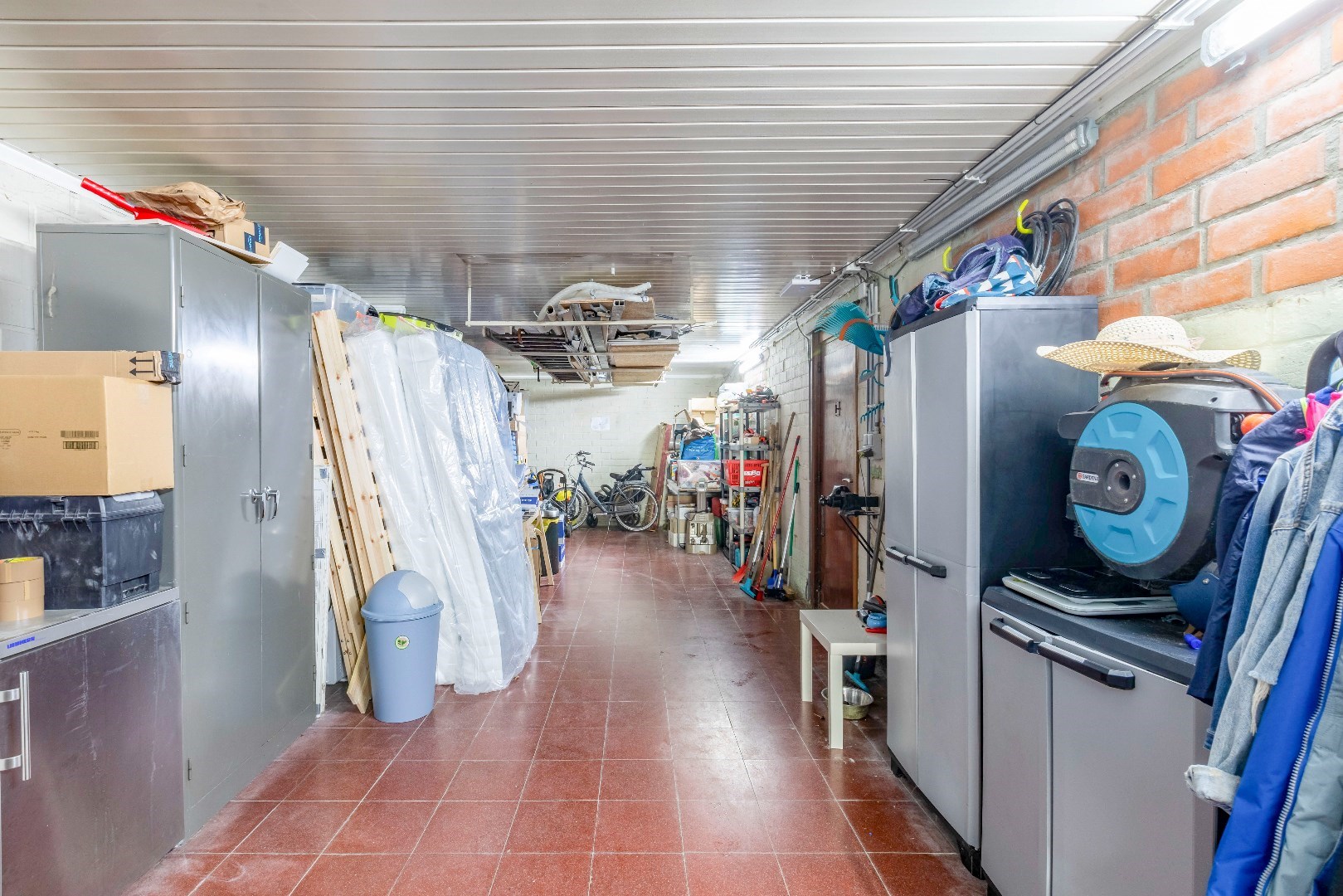 Instapklare woning met tuin in de gezellige kern van Laarne 