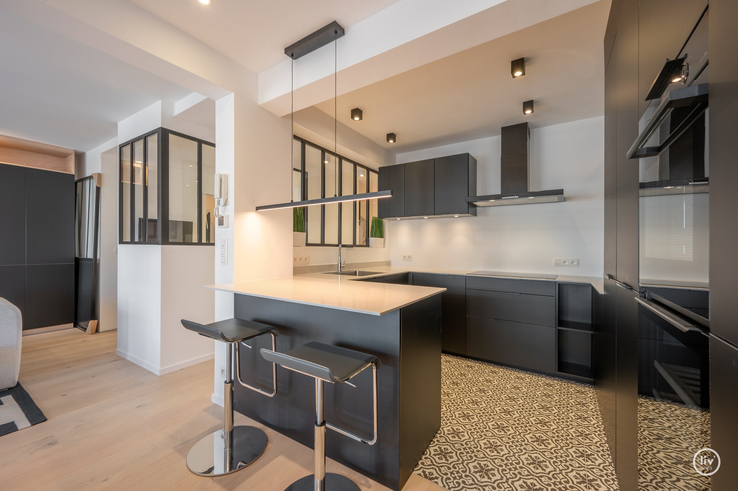 Prachtig gerenoveerd appartement nabij het Albertstrand met zijdelings zeezicht 