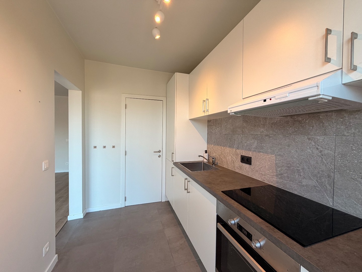 Instapklaar appartement met twee slaapkamers op een rustige ligging te Lint! 