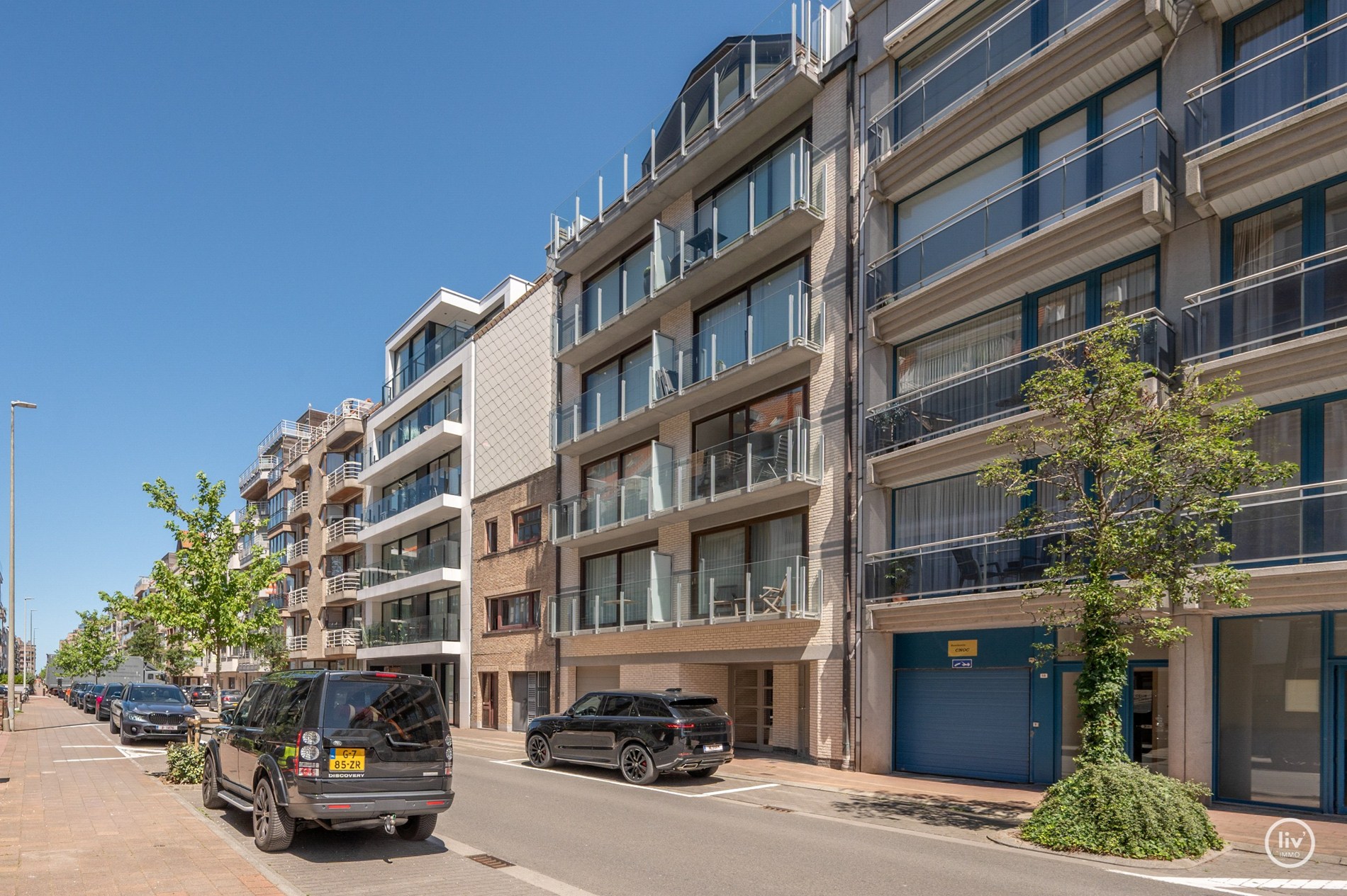 Prachtige ruime duplex (216 m2) top gerenoveerd gelegen op de Leopoldlaan te Knokke. 