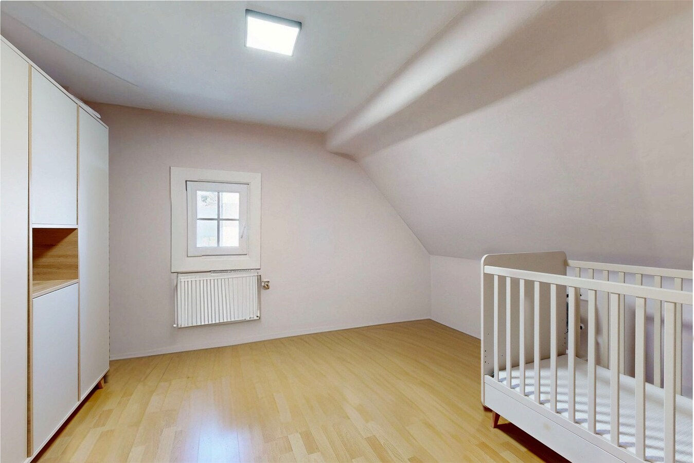 Instapklare woning met ruime tuin en 3 slpks - toplocatie 