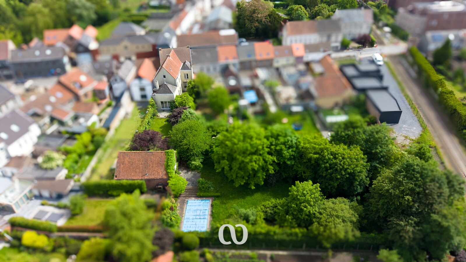 Karaktervolle herenwoning met zwembad en verborgen stadstuin in Oudenaarde 
