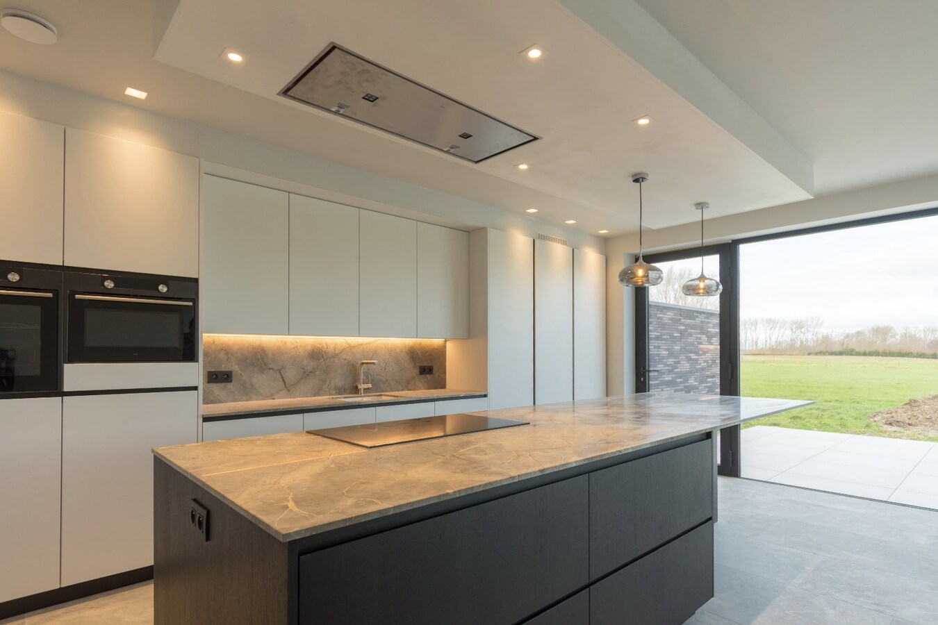 Nieuwbouwvilla met hoge afwerkingsgraad en weids uitzicht 