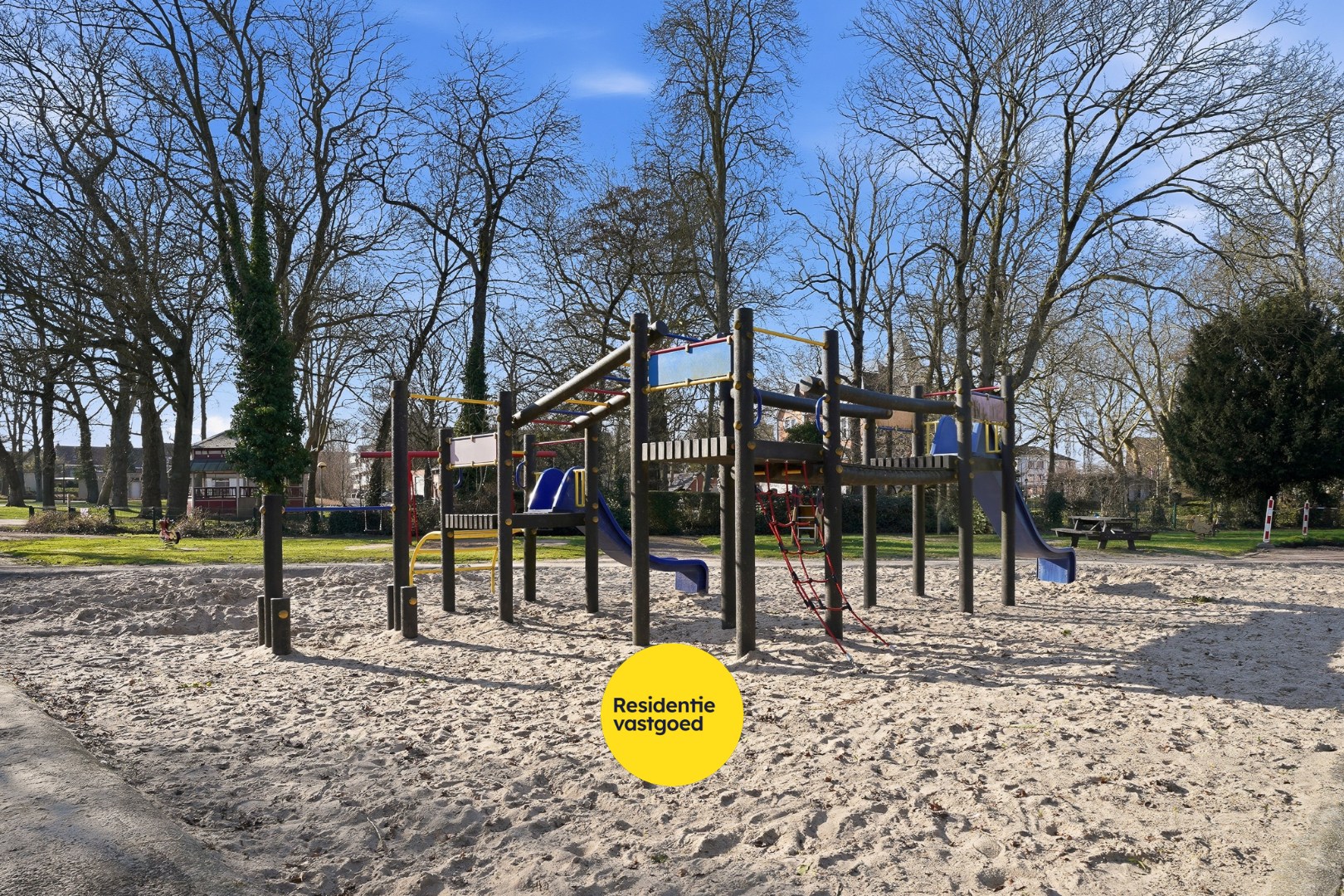 Goed onderhouden rijwoning nabij de Groene Kouter in Zwevegem 