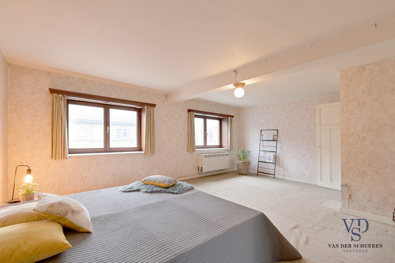 Bijzonder ruime gezinswoning. 