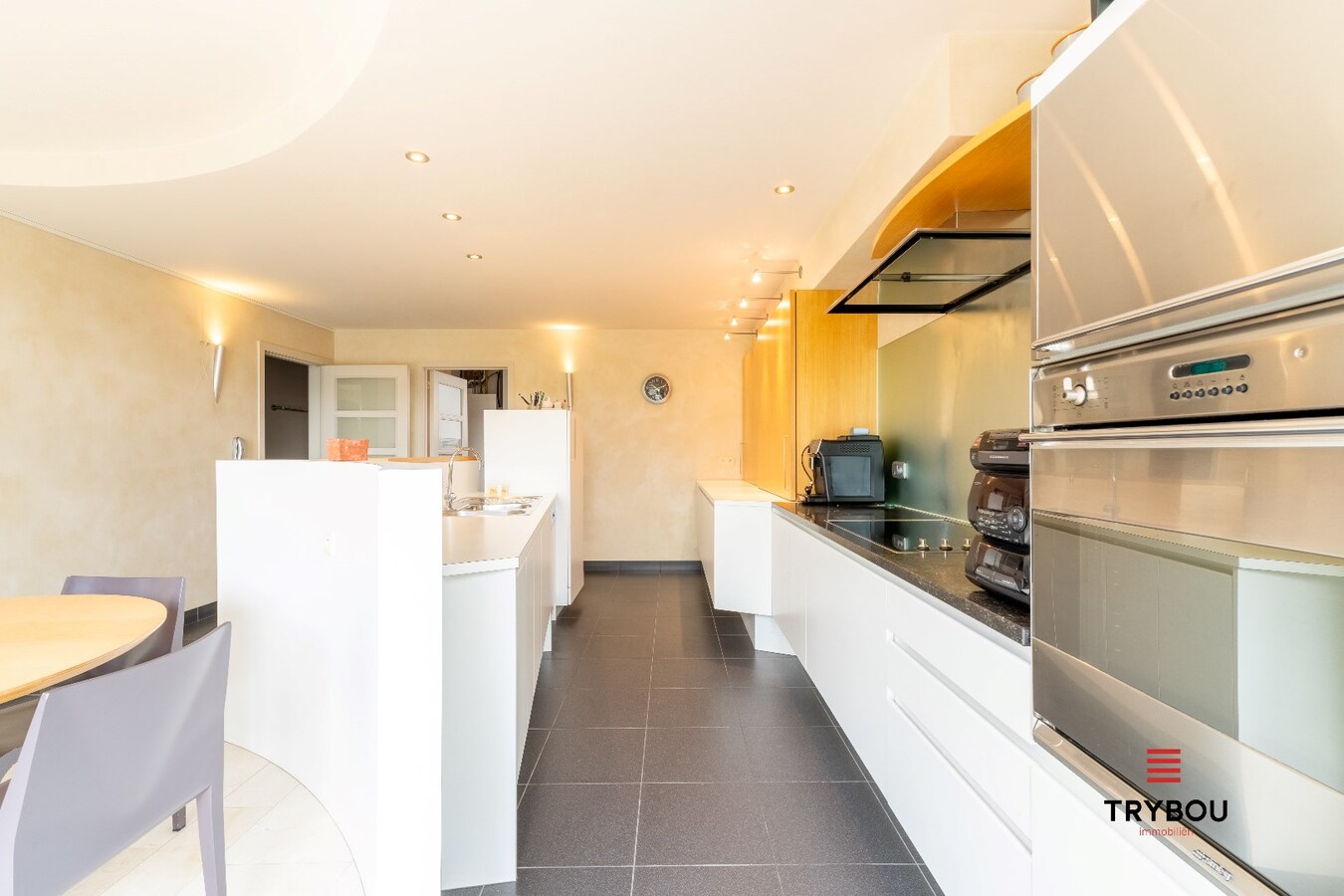 Te koop handelszaak + woning 