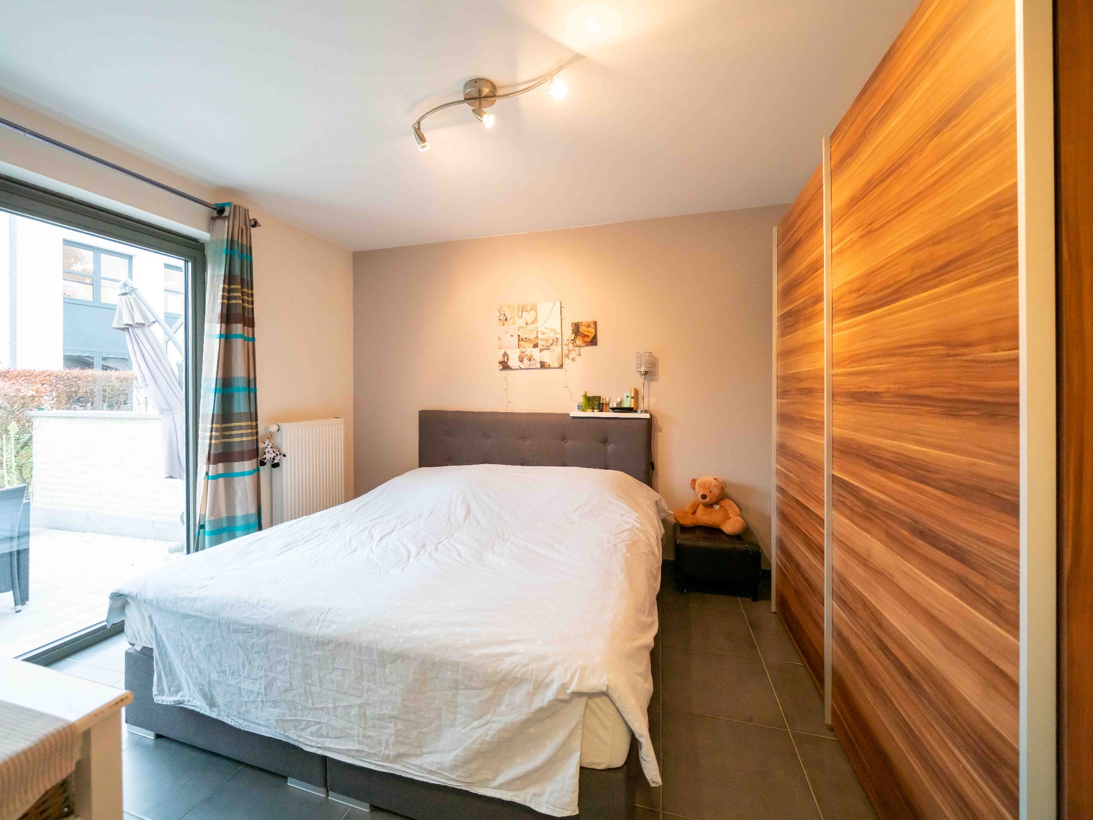 2-kamer appartement met tuin en autostaanplaats 