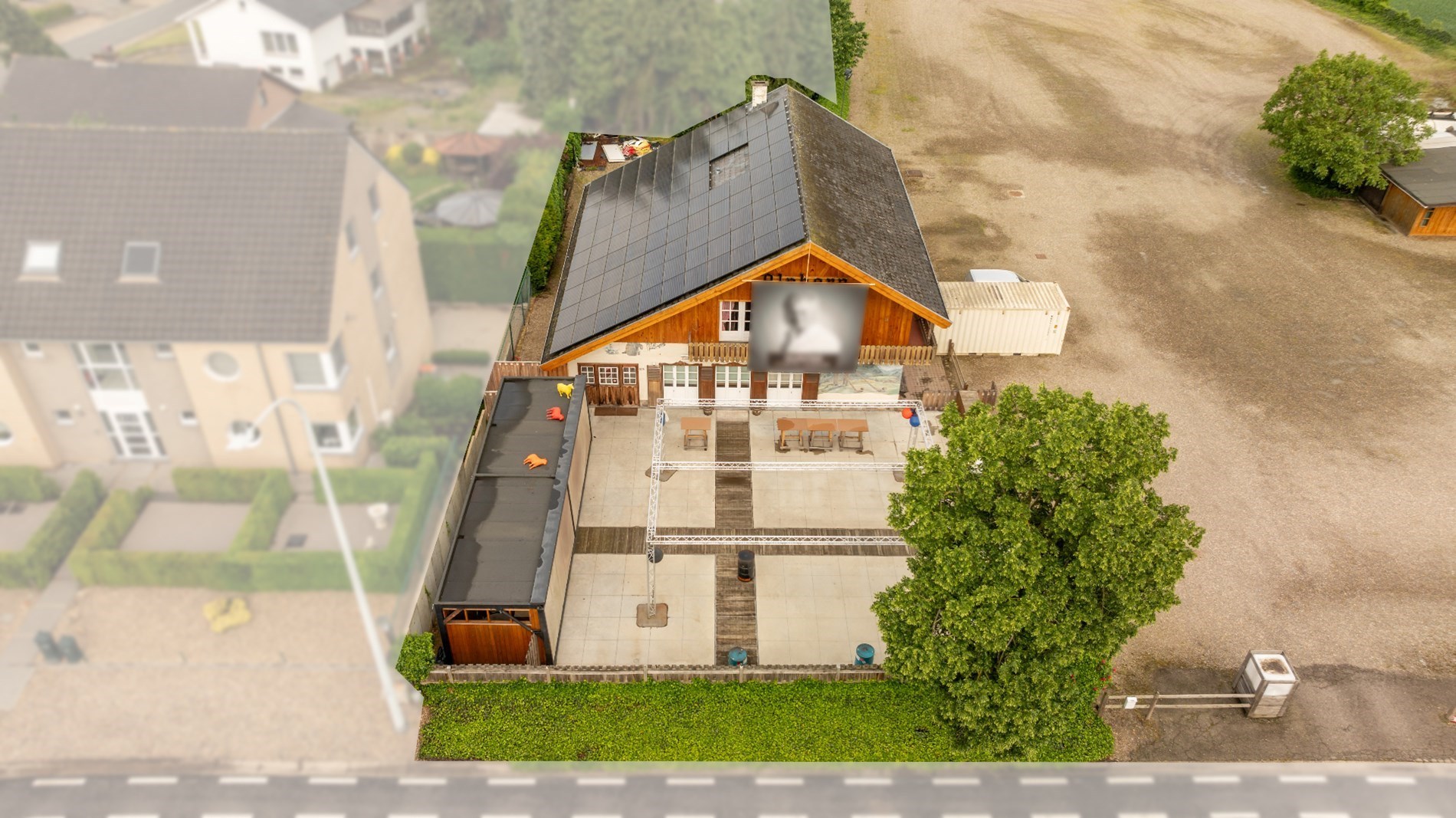 Dancing 'Alphorn' met bovenwoning 