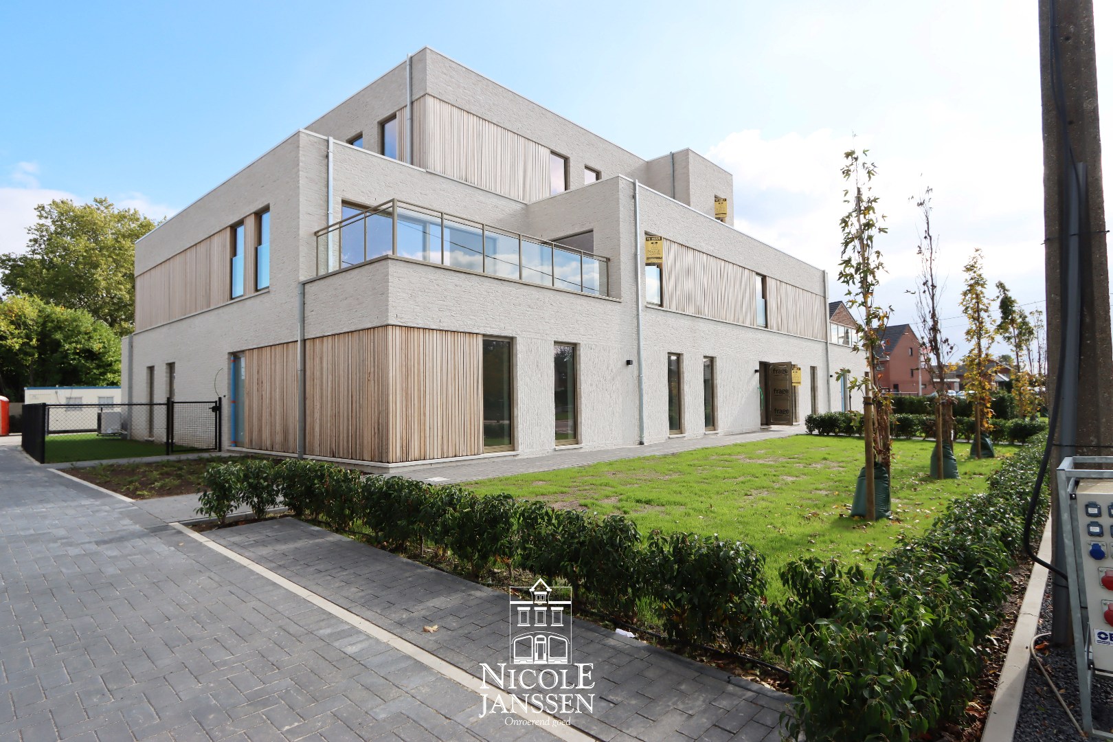 Penthouse met twee autostandplaatsen 