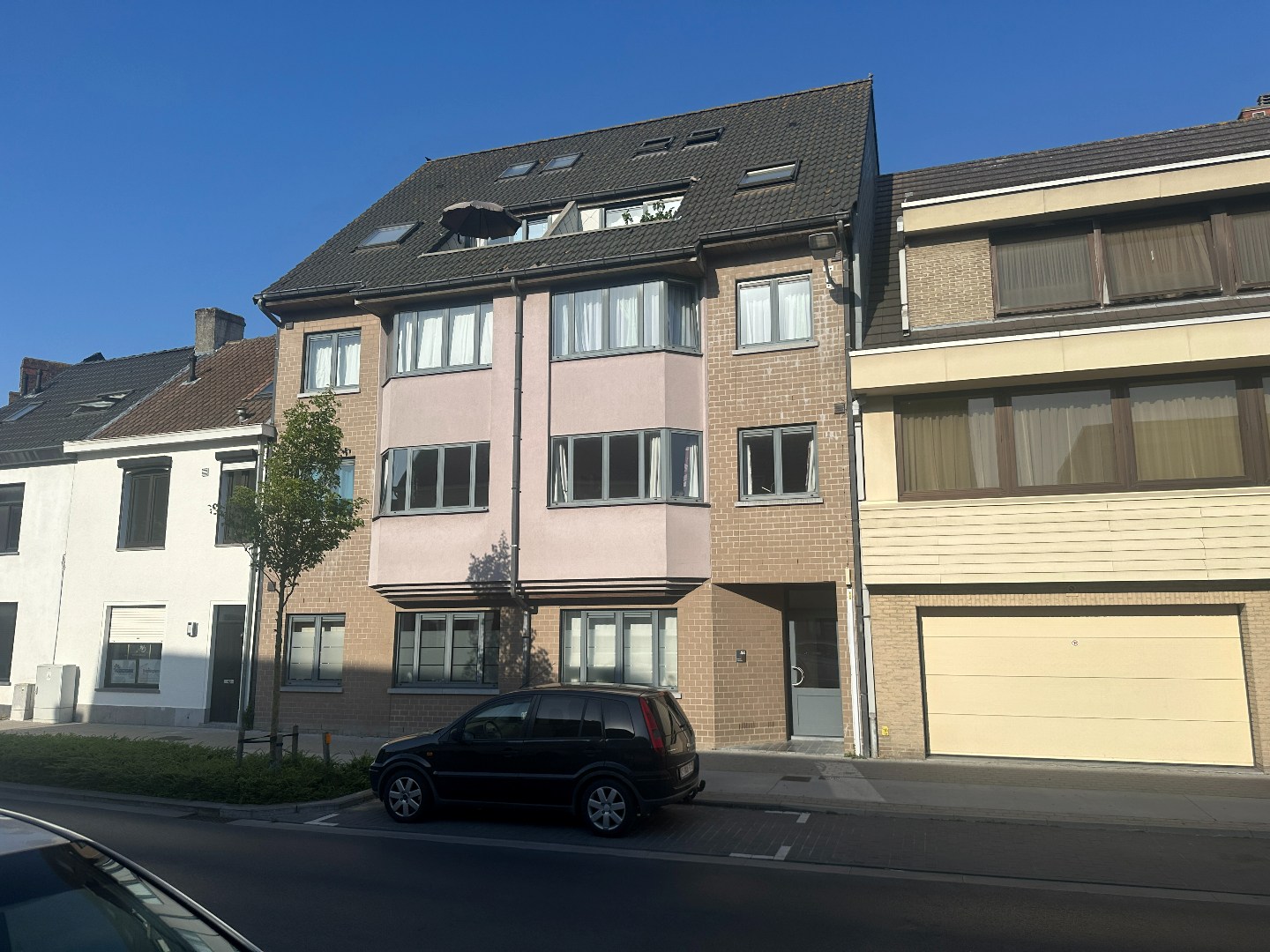 Instapklaar appartement met 1 slp en zonnig terras, centrum Torhout 