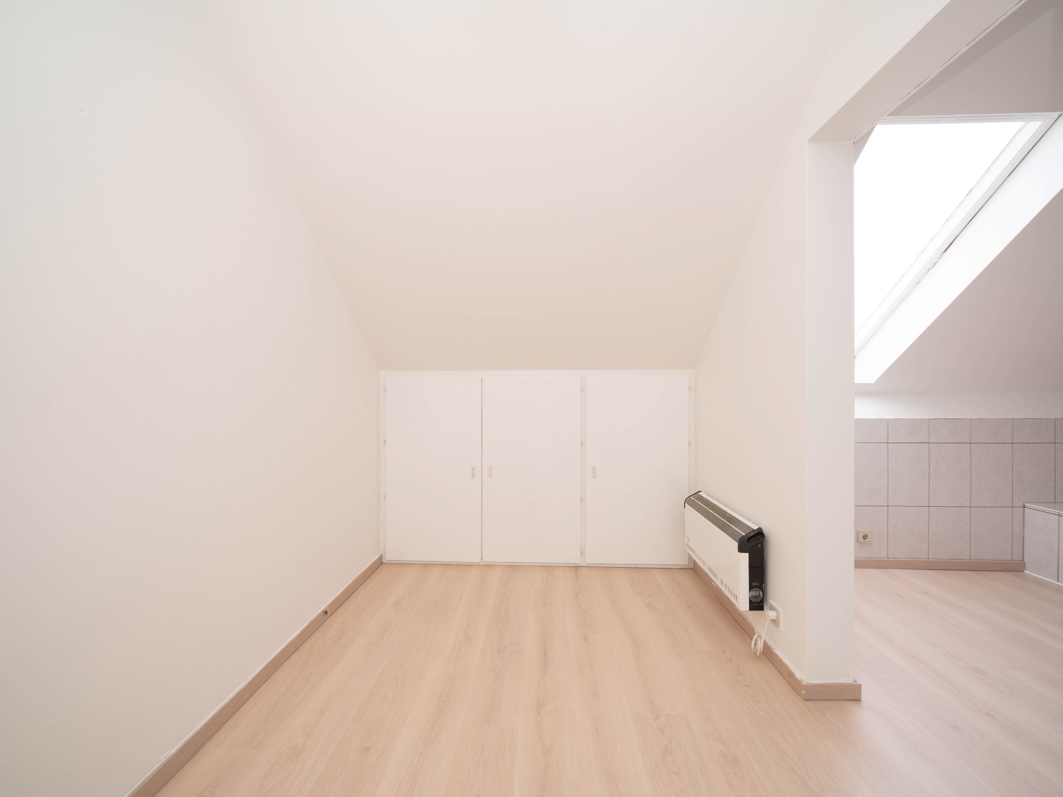 Ruim (102m²) 2-kamer appartement in kleinschalig gebouw 