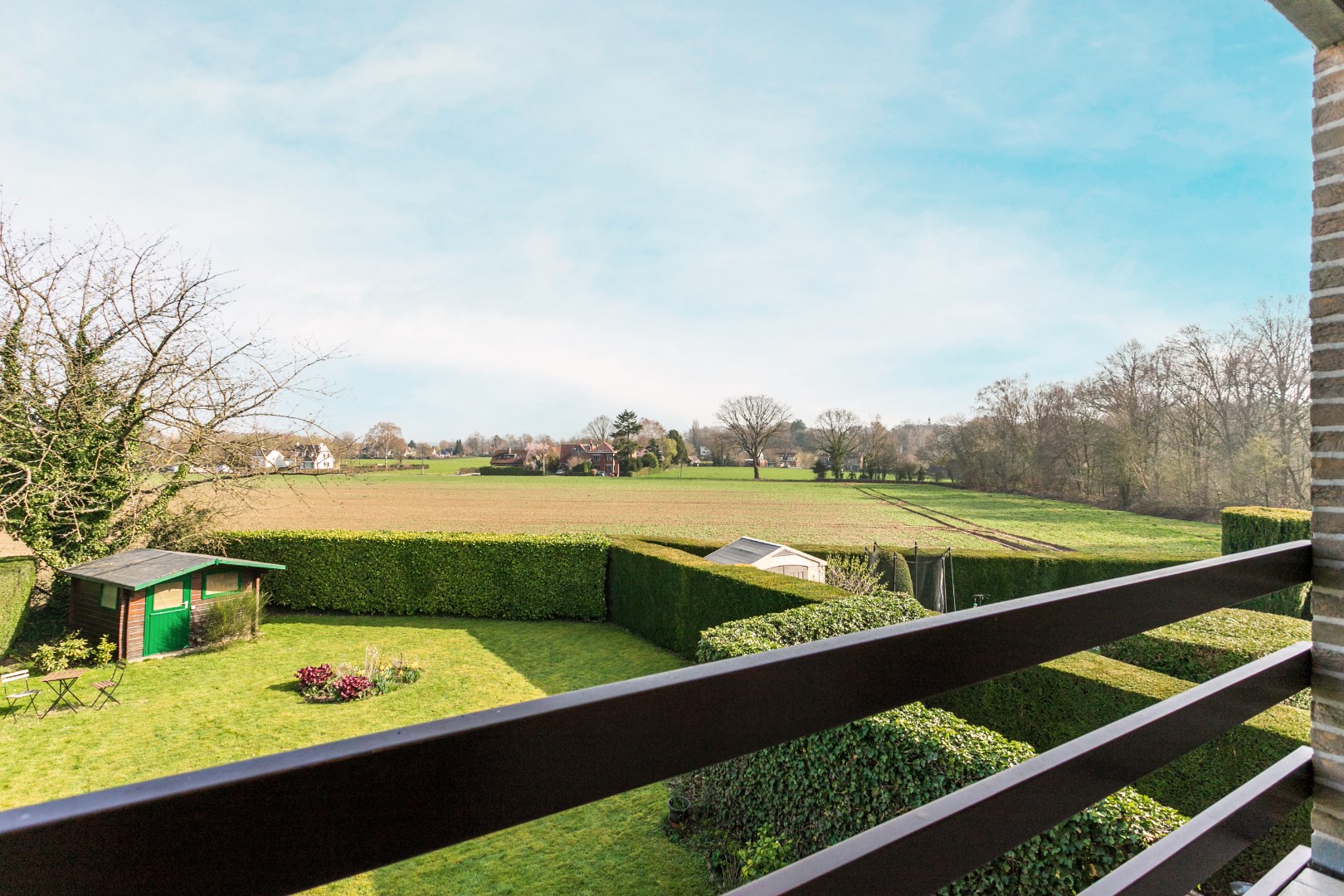Instapklare gezinswoning met 5 slaapkamers, 2 badkamers en EPC B op topligging in Wezembeek-Oppem 