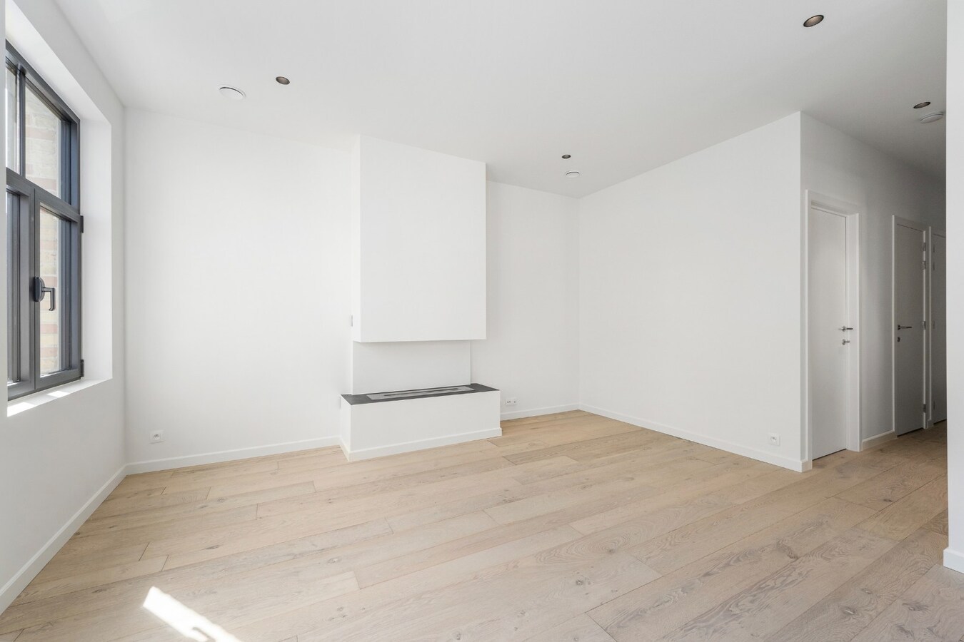 Luxueuze totaalrenovatie | ruim 2 slaapkamer appartement met terras 