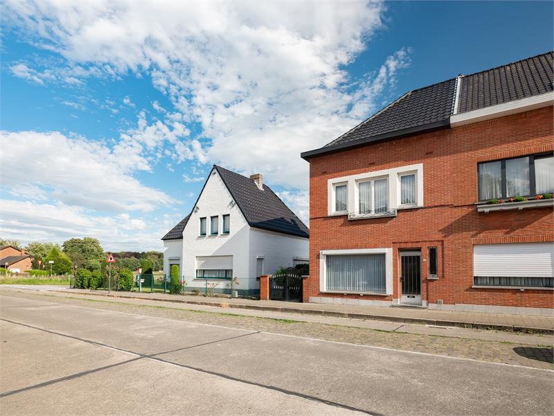 Interessant renovatieproject in groene omgeving 