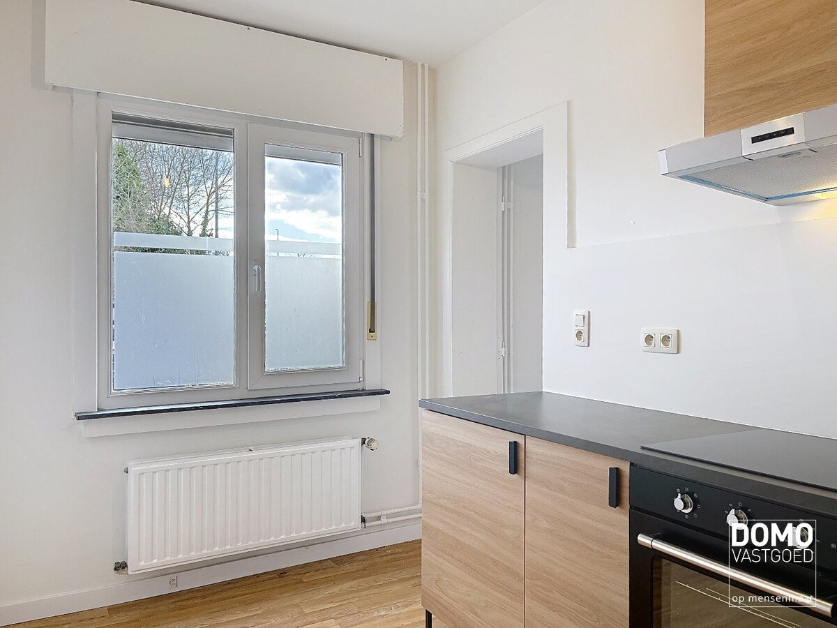 Half open bebouwing gelegen te Beringen - 3 slaapkamers -  203m² 