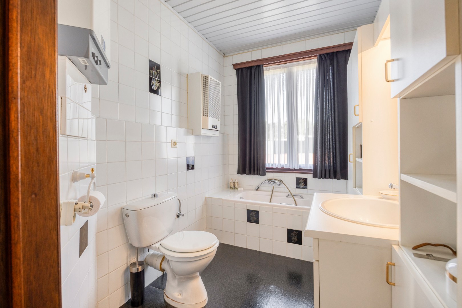 Gezinswoning met 3 slpk. en dubbele garage zonder renovatieverplichting in Mol-Gompel 