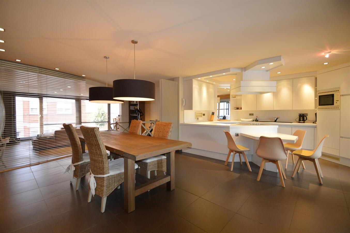 Knappe gezinswoning met mogelijkheid tot vrij beroep - Heist 