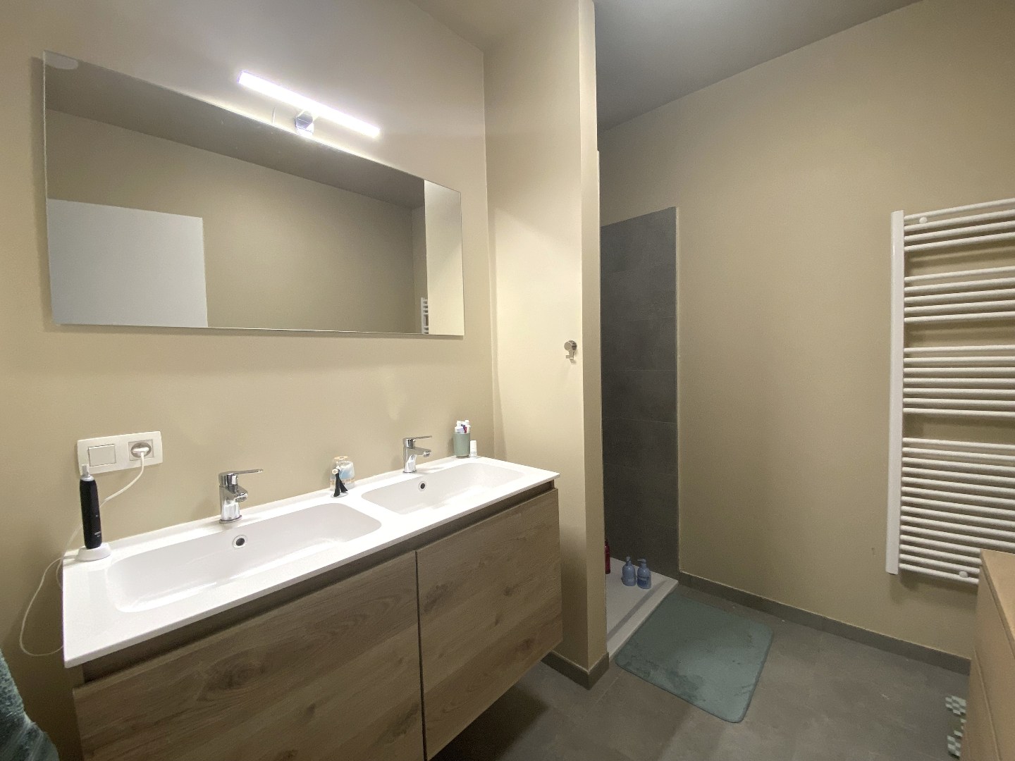 Gelijkvloers appartement met 2 slaapkamers op toplocatie in Waregem! 
