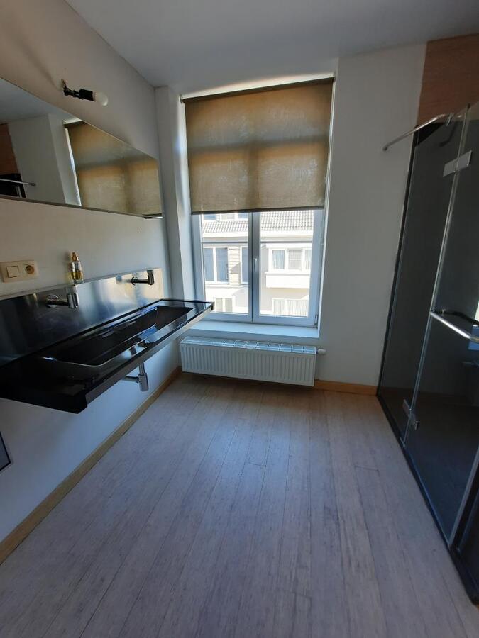 Stijlvol, gemeubeld appartement. Geen vaste kosten ! 