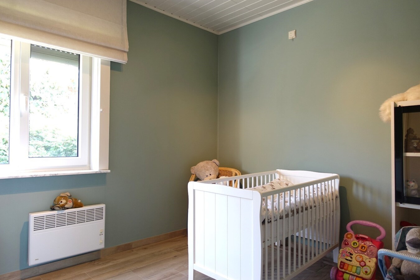 Rustig gelegen - perfect onderhouden - alleenstaande villa met 5 slaapkamers op 993 m² 