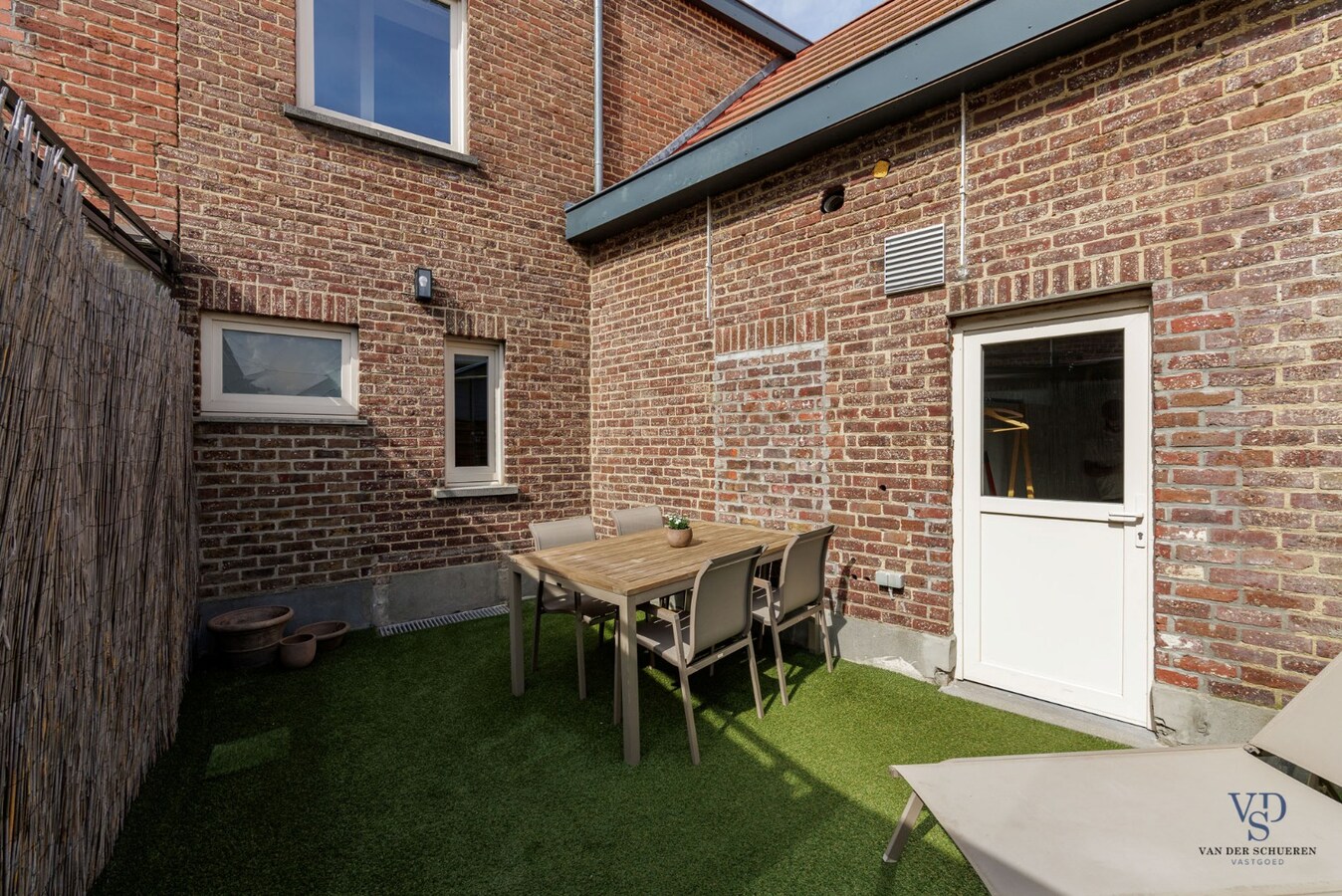 Stijlvol gerenoveerde woning. 