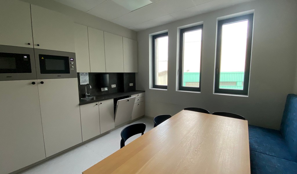 Volledig ingerichte kantoren te huur in Zwijnaarde