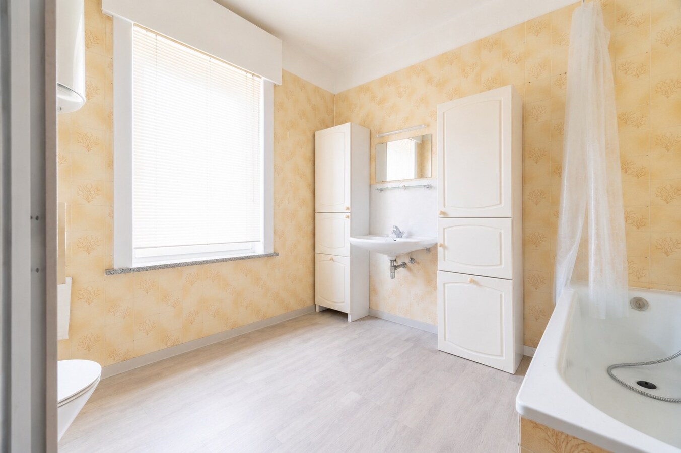Te koop: ruime woning met veel potentieel in Houthulst 🏡 