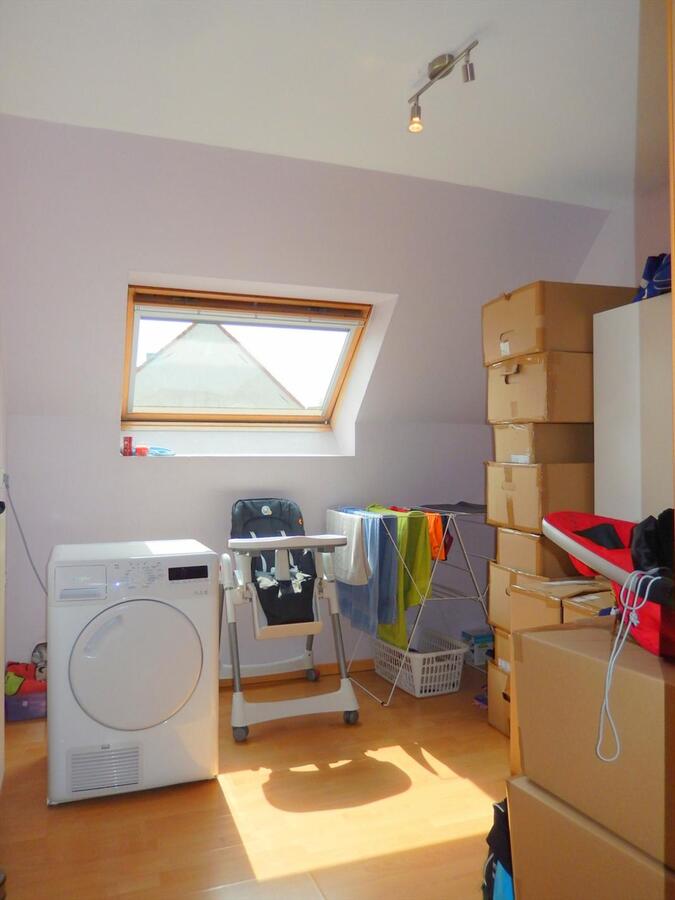 Recente rijwoning met garagebox te huur te Zandvoorde 