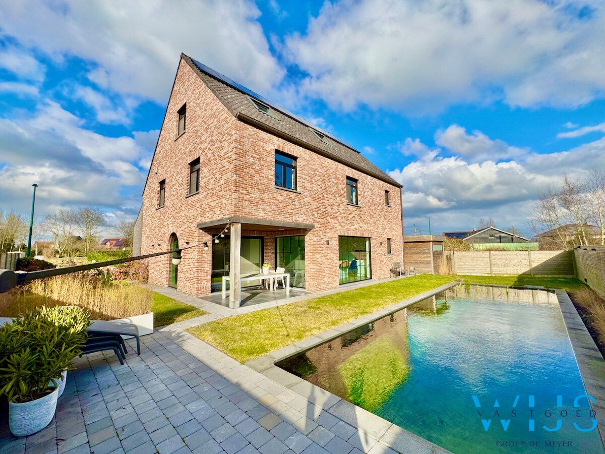 Waanzinnig mooie pastorijwoning te Assenede ! 