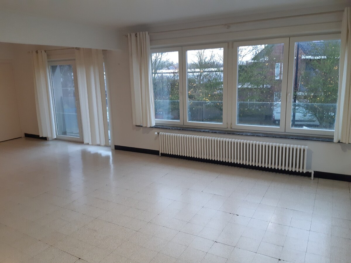 Ruim appartement in centrum Eine. 