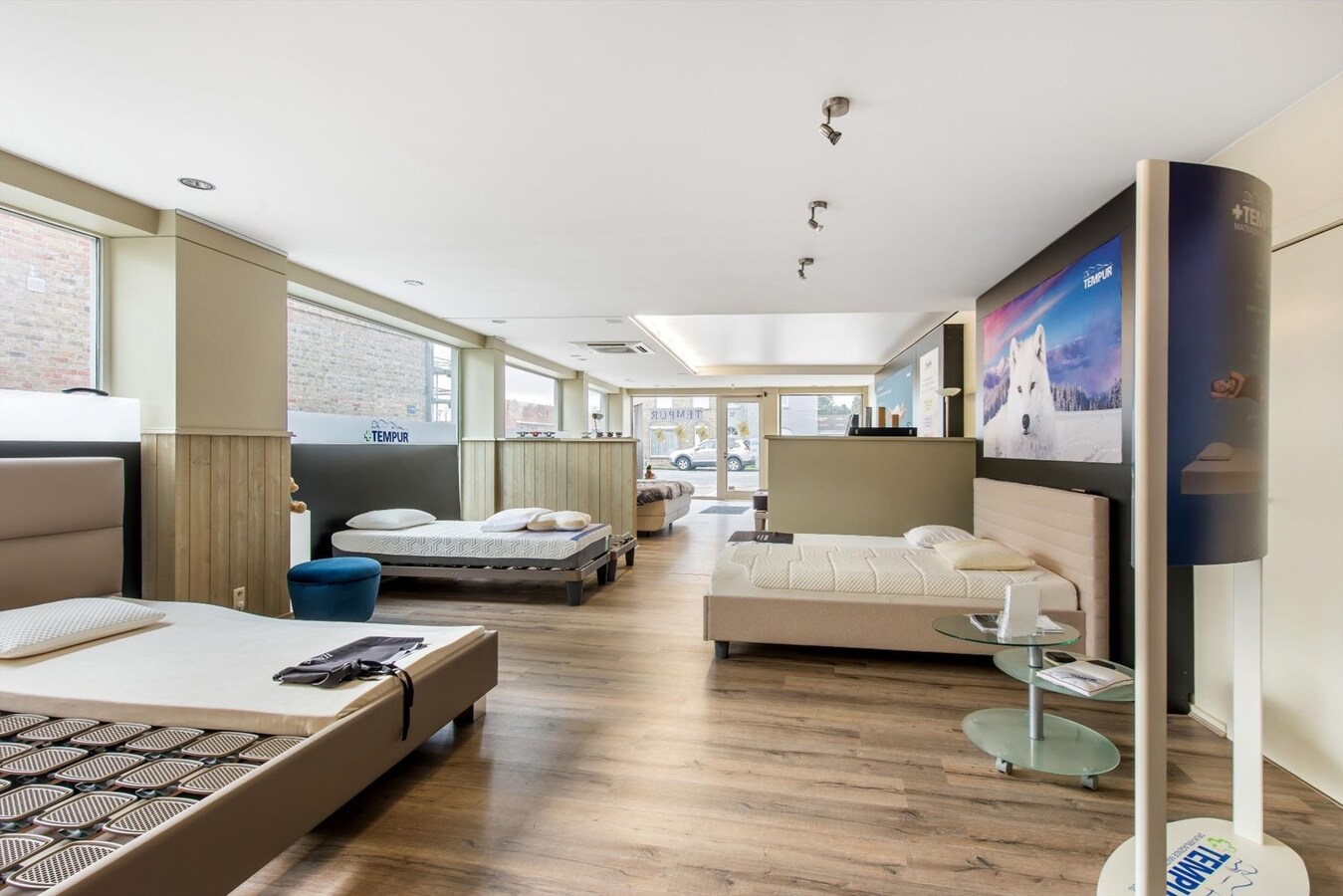 Uitstekend gelegen, gelijkvloerse handelsruimte in het centrum van Diksmuide 