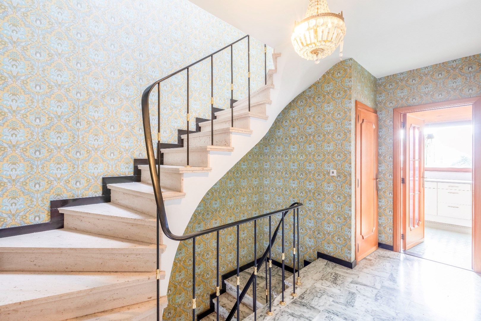 Zeer ruime gezinswoning met tuin en garage nabij Rozenbroekenpark 