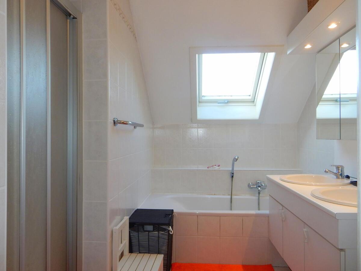 Instapklare woning met dubbele garage 